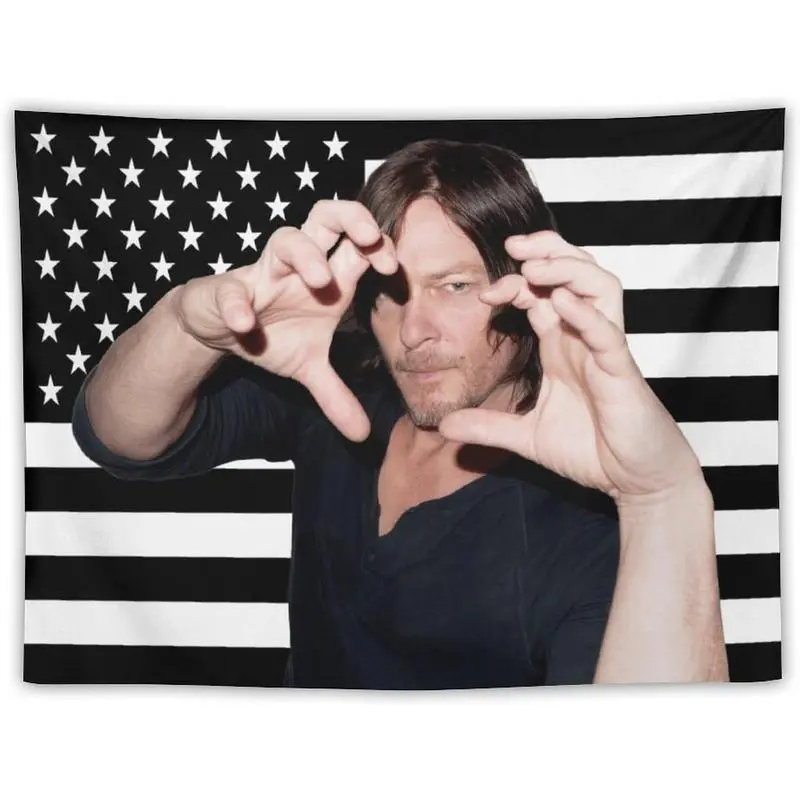 Wall Scroll Tapestry - VIKAMA ดาเรล ดิกสัน พรมแขวนผนังลายธงชาติสหรัฐอเมริกา ลายเดอะวอล์คกิ้งเดด สำหรับแฟนๆ